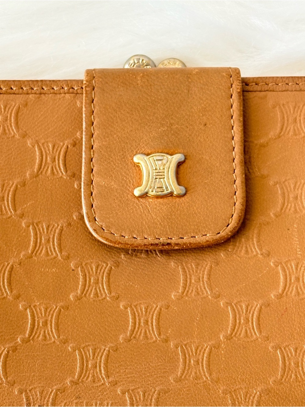 Celine Kisslock Wallet with Triomphe Embossing - Picture 6 of 14